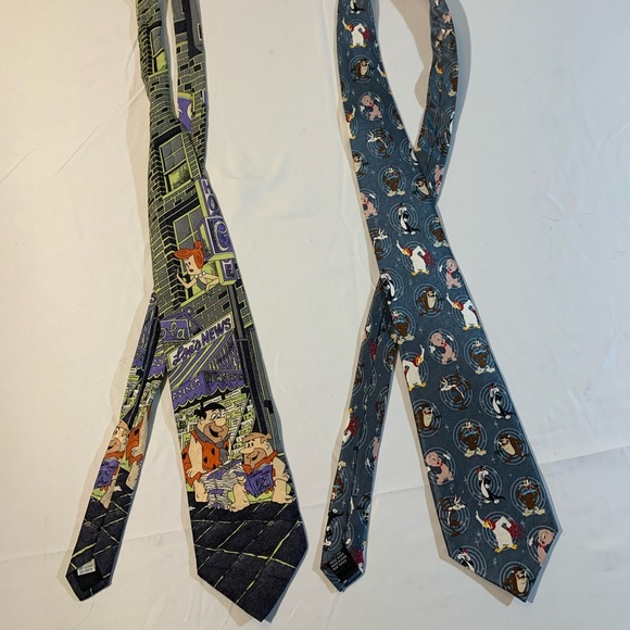 Lot of 2 Silk Cartoon Theme Ties - Picture 2 of 8